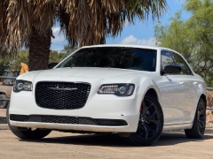 Used 2022  Chrysler 300 Touring RWD at Drivenci Motors near Olmito&comma; TX