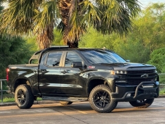 Used 2020  Chevrolet Silverado 1500 4WD Crew Cab LT Trail Boss at Drivenci Motors near Olmito, TX