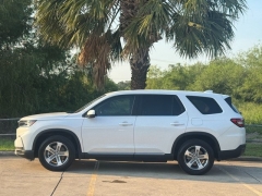 Used 2024 Honda Pilot EX-L 8 Passenger 2WD at Drivenci Motors near Olmito, TX