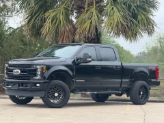 Used 2019  Ford Super Duty F-250 4WD Crew Cab Lariat at Drivenci Motors near Olmito, TX