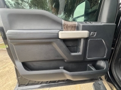 Used 2019  Ford Super Duty F-250 4WD Crew Cab Lariat at Drivenci Motors near Olmito, TX