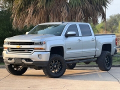 Used 2017  Chevrolet Silverado 1500 4WD Crew Cab LT Z71 at Drivenci Motors near Olmito&comma; TX