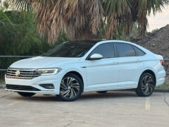 Used 2019  Volkswagen Jetta 4d Sedan 1&period;4T SEL Premium at Drivenci Motors near Olmito&comma; TX