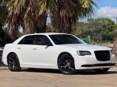 Used 2022  Chrysler 300 Touring RWD at Drivenci Motors near Olmito&comma; TX