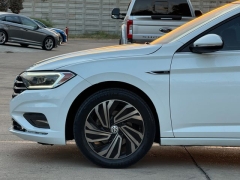 Used 2019  Volkswagen Jetta 4d Sedan 1&period;4T SEL Premium at Drivenci Motors near Olmito&comma; TX