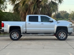 Used 2017  Chevrolet Silverado 1500 4WD Crew Cab 143&period;5" LT w&sol;2LT at Drivenci Motors near Olmito&comma; TX