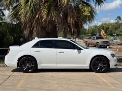 Used 2022  Chrysler 300 Touring RWD at Drivenci Motors near Olmito&comma; TX