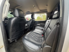 Used 2018  Chevrolet Silverado 2500HD 4WD Crew Cab 153&period;7" LTZ at Drivenci Motors near Olmito&comma; TX