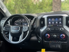 Used 2022 GMC Sierra 1500 Limited 4WD Crew Cab 147" Elevation w/3VL at Drivenci Motors near Olmito, TX