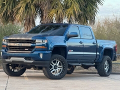 Used 2018  Chevrolet Silverado 1500 4WD Crew Cab LT Z71 at Drivenci Motors near Olmito&comma; TX