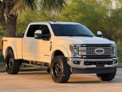 Used 2019 Ford Super Duty F-250 4WD Crew Cab Lariat at Drivenci Motors near Olmito, TX