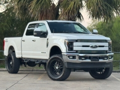 Used 2017 Ford Super Duty F-250 4WD Crew Cab Lariat at Drivenci Motors near Olmito, TX