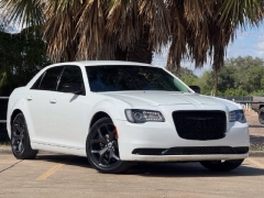 Used 2022  Chrysler 300 Touring RWD at Drivenci Motors near Olmito&comma; TX