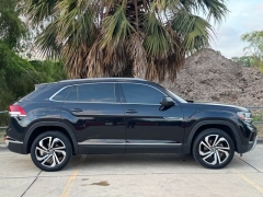 Used 2021  Volkswagen Atlas Cross Sport 2&period;0T SEL Premium 4MOTION at Drivenci Motors near Olmito&comma; TX