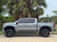 Used 2020  Chevrolet Silverado 1500 4WD Crew Cab 147" LT at Drivenci Motors near Olmito&comma; TX