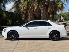 Used 2022  Chrysler 300 Touring RWD at Drivenci Motors near Olmito&comma; TX