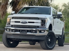 Used 2017 Ford Super Duty F-250 4WD Crew Cab Lariat at Drivenci Motors near Olmito, TX