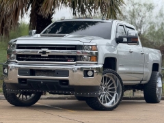 Used 2018  Chevrolet Silverado 2500HD 4WD Crew Cab 153&period;7" LTZ at Drivenci Motors near Olmito&comma; TX