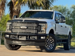 Used 2017  Ford Super Duty F-250 4WD Crew Cab Lariat at Drivenci Motors near Olmito, TX