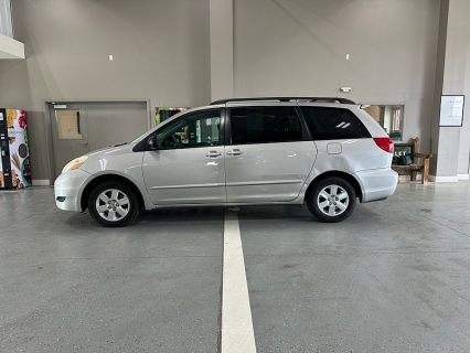 Used 2006 Toyota Sienna 4d Wagon LE 7-Passenger at J's Auto near Manchester, IA