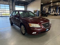 Used 2010  Hyundai Sonata 4dr Sdn I4 Auto Limited PZEV at J's Auto near Manchester&comma; IA