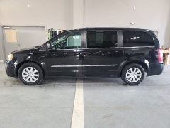  2014 Chrysler Town & Country 4d Wagon Touring at J's Auto near Manchester&comma; IA