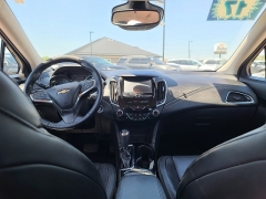Used 2017  Chevrolet Cruze 4d Hatchback Premier at J's Auto near Manchester&comma; IA