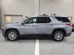  2018 Chevrolet Traverse 4d SUV FWD LT Cloth w&sol;1LT at J's Auto near Manchester&comma; IA