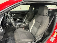 Used 2020  Chevrolet Camaro 2d Convertible 1LT Turbo at J's Auto near Manchester&comma; IA
