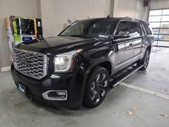 Used 2020  GMC Yukon XL 4d SUV 4WD Denali at J's Auto near Manchester, IA