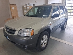 Used 2003  Mazda Tribute 4d SUV 4WD ES at J's Auto near Manchester&comma; IA