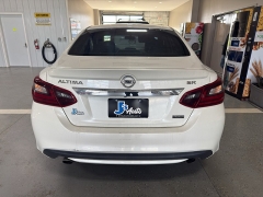 Used 2018  Nissan Altima 2&period;5 SR Sedan at J's Auto near Manchester&comma; IA
