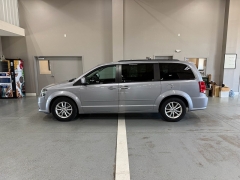 Used 2016  Dodge Grand Caravan 4dr Wgn SXT at J's Auto near Manchester&comma; IA