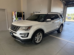 Used 2017  Ford Explorer 4d SUV 4WD Limited at J's Auto near Manchester&comma; IA