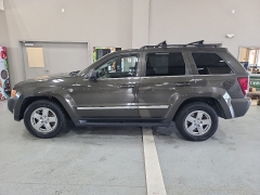 2005 Jeep Grand Cherokee 4d SUV 4WD Limited Hemi at J's Auto near Manchester, IA