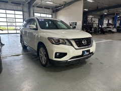 Used 2018 Nissan Pathfinder 4d SUV 4WD Platinum at J's Auto near Manchester, IA
