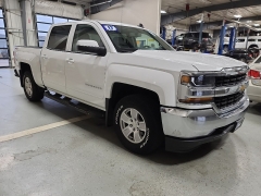 Used 2017  Chevrolet Silverado 1500 4WD Crew Cab 143&period;5" LT w&sol;1LT at J's Auto near Manchester&comma; IA