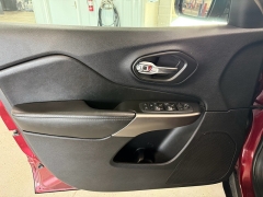 Used 2020  Jeep Cherokee Latitude FWD at J's Auto near Manchester&comma; IA