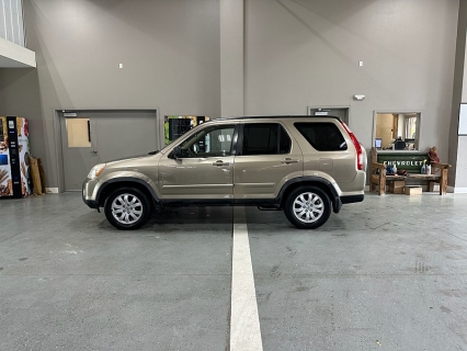 Used 2005 Honda CR-V 4d SUV 4WD SE at J's Auto near Manchester, IA