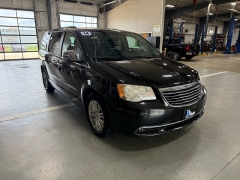 Used 2014  Chrysler Town & Country 4dr Wgn Touring-L at J's Auto near Manchester&comma; IA