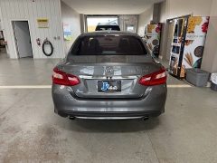 Used 2017  Nissan Altima 2&period;5 SV Sedan at J's Auto near Manchester&comma; IA