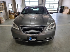 Used 2013  Chrysler 200 4d Sedan Touring at J's Auto near Manchester&comma; IA
