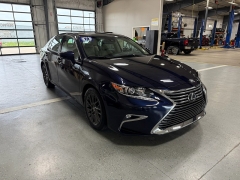 Used 2018  Lexus ES ES 350 FWD at J's Auto near Manchester&comma; IA