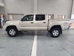 Used 2007  Toyota Tacoma 4WD Double 128 V6 &lpar;Natl&rpar; at J's Auto near Manchester&comma; IA