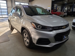 Used 2019  Chevrolet Trax 4d SUV FWD LT at J's Auto near Manchester&comma; IA