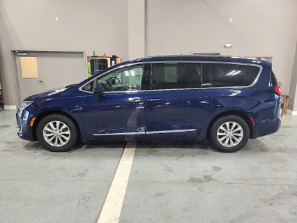 2018 Chrysler Pacifica Touring L Plus's photo