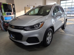 Used 2019  Chevrolet Trax 4d SUV FWD LT at J's Auto near Manchester&comma; IA