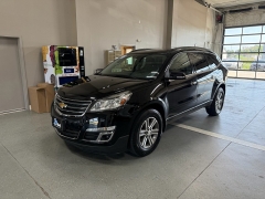 Used 2017  Chevrolet Traverse 4d SUV AWD LT w&sol;2LT at J's Auto near Manchester&comma; IA