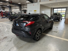 Used 2018  Toyota C-HR XLE FWD &lpar;Natl&rpar; at J's Auto near Manchester&comma; IA