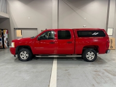 Used 2007  Chevrolet Silverado 1500 2WD Crew Cab 143&period;5" LT w&sol;1LT at J's Auto near Manchester&comma; IA